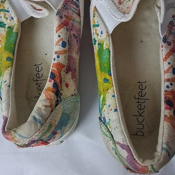 Bucketfeet Womens Size 8 slip on sneaker - Picture 4 of 5